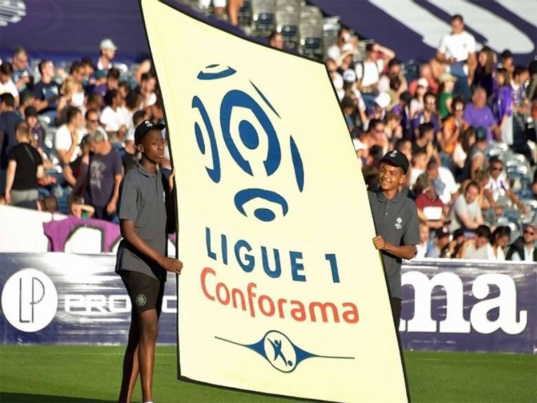 Olympique Lillois vô địch mùa giải Ligue 1 chuyên nghiệp đầu tiên